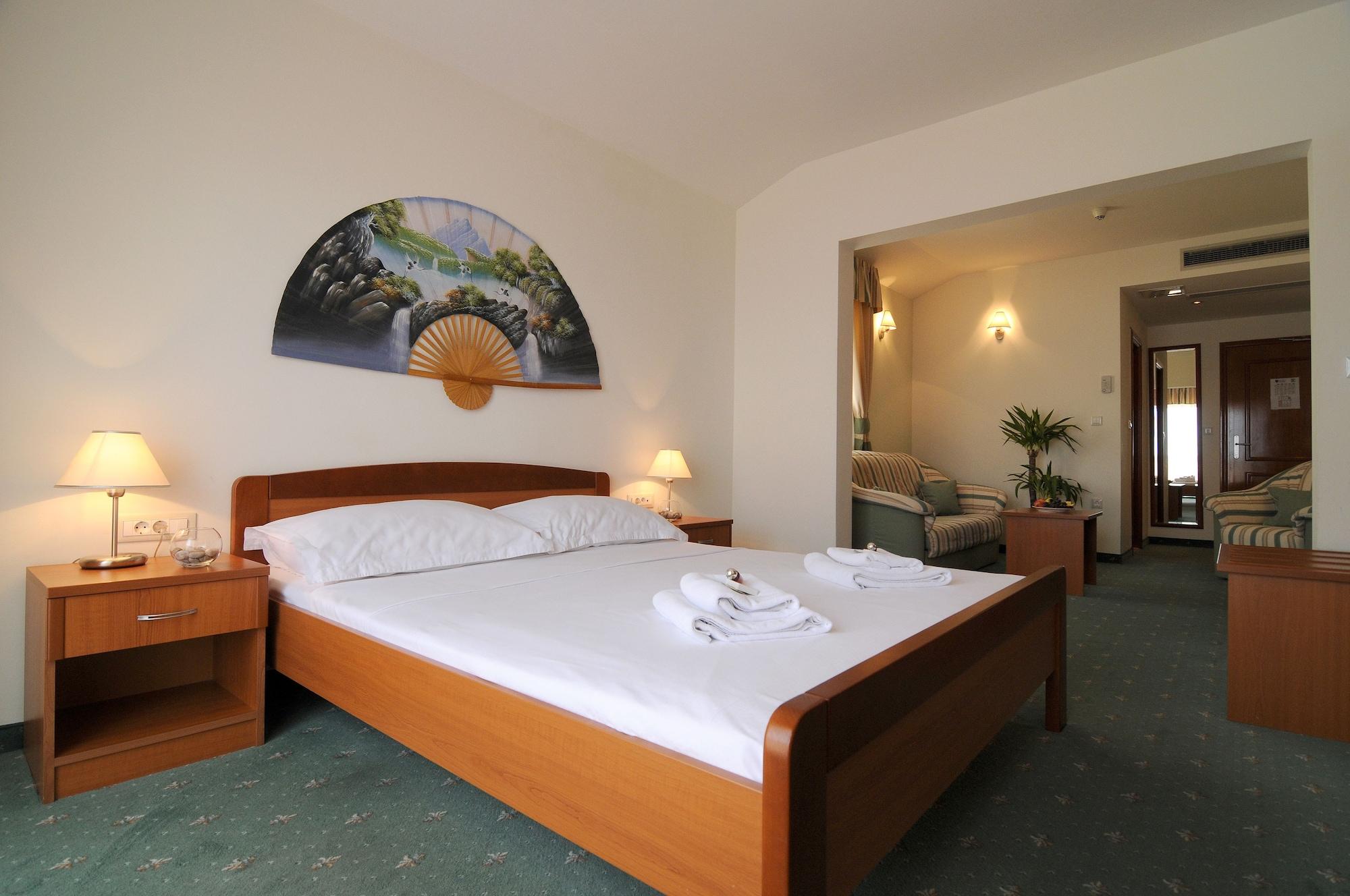 Hotel Rosina Makarska Luaran gambar