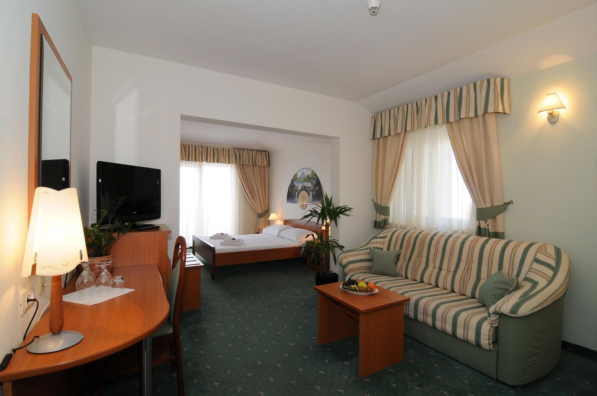 Hotel Rosina Makarska Luaran gambar