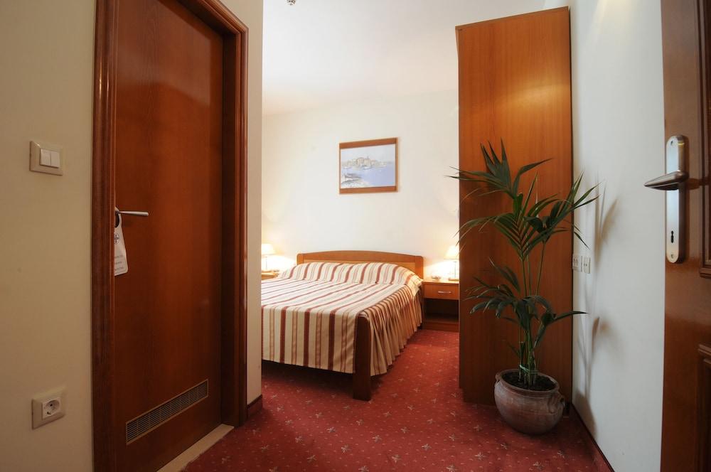 Hotel Rosina Makarska Luaran gambar