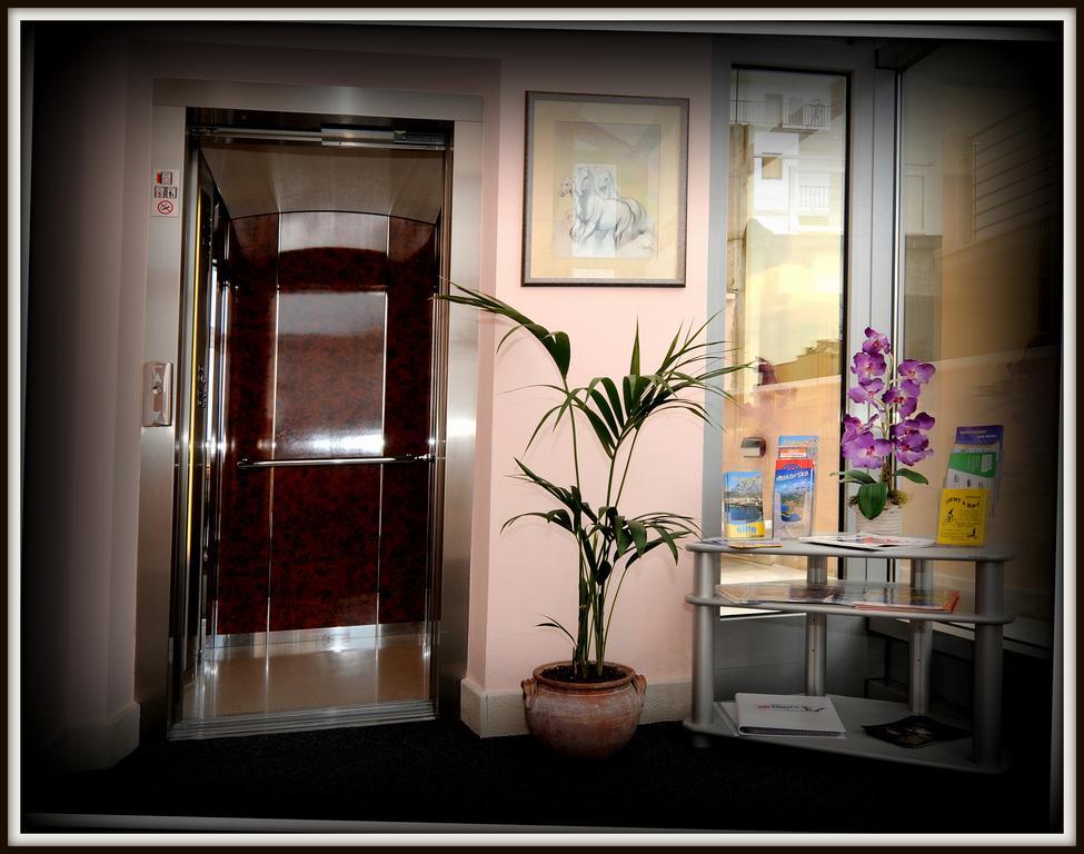 Hotel Rosina Makarska Luaran gambar