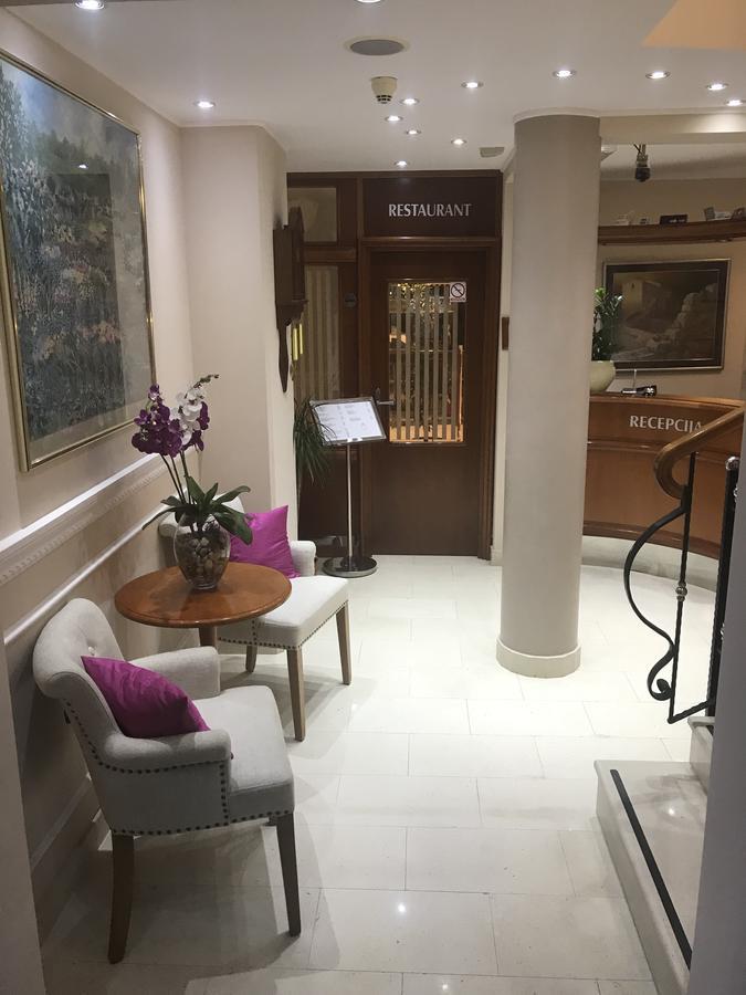 Hotel Rosina Makarska Luaran gambar