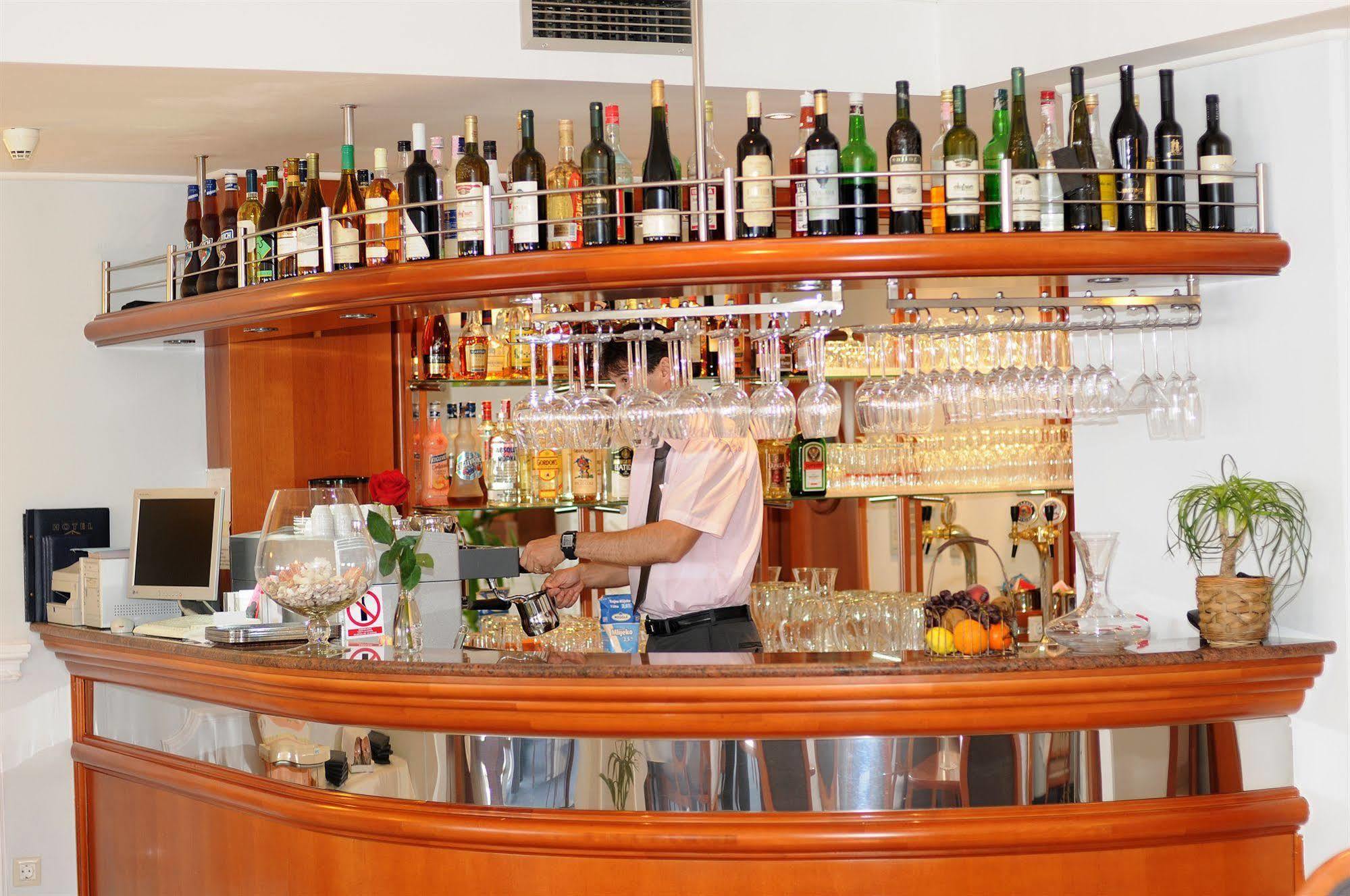Hotel Rosina Makarska Luaran gambar